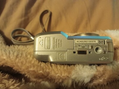 Kodak EasyShare C663 6.1 MP Digital Camera Silver 34-102mm AF 3x