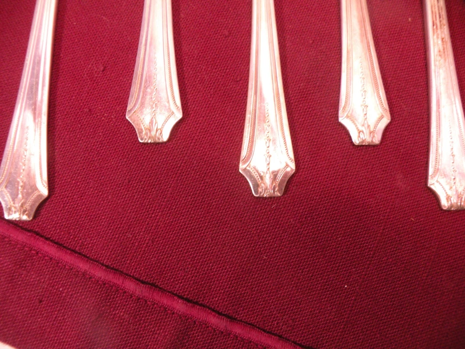 Набор из 7 ПОСЕРЕБРЕННЫХ разбрасывателей масла WALLACE 1934 REGAL KNICKERBOCKER 6 1/8 дюйма - Изображение 4 из 4