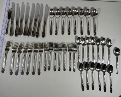 Oneida Community Tudor Plate Silverplated 45 Pcs Flatware -Bridal Wreath