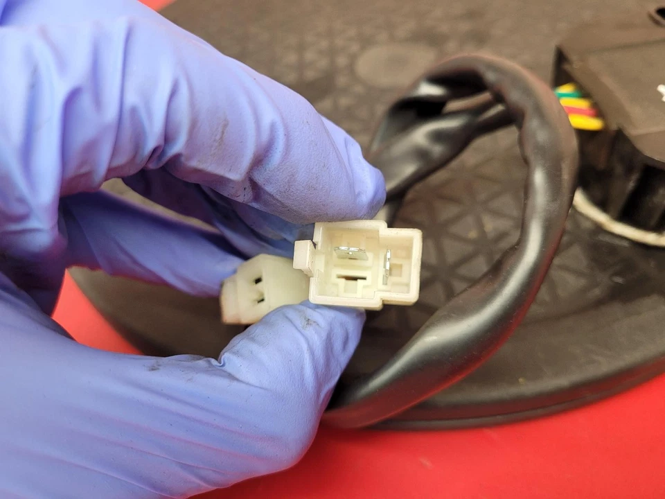 ZONTES ZT 125 REGLER GLEICHRICHTER 2023 - Bild 2 von 4