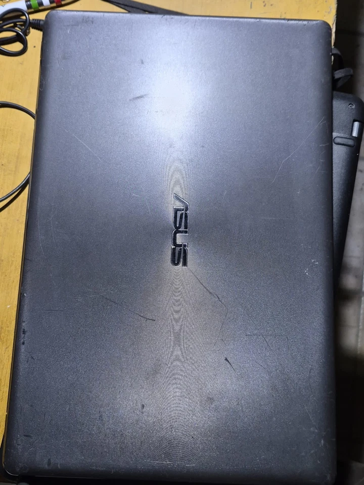 NOTEBOOK   ASUS K550C ,15,6 " INTEL CORE i5 3337  1,80 GHz - Immagine 2 di 4