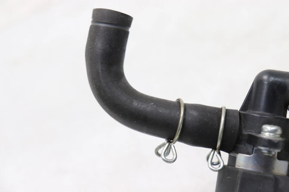 08-19 HONDA CBR1000RR OEM AIR VALVE SOLENOID TOP ENGINE SWITCH SENSOR - Image 2 of 4