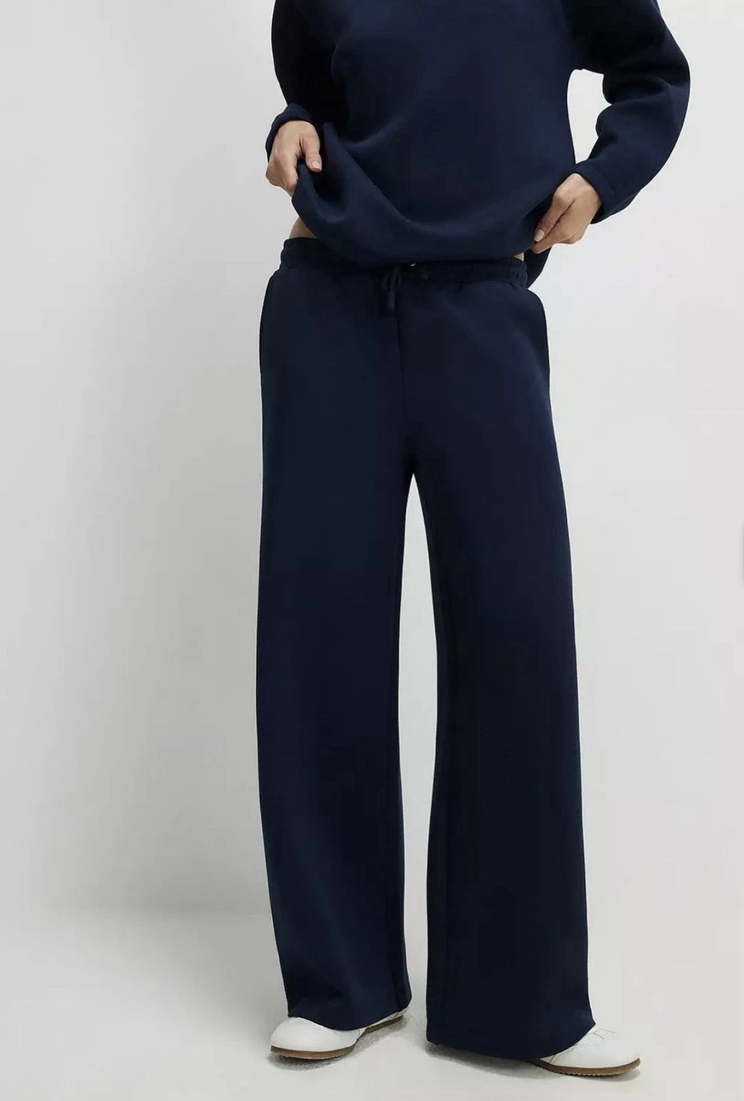 EX River Island Navy Premium Twill Wide Leg Joggers Sizes XS, S, M, L RRP £34
Opens in a new window