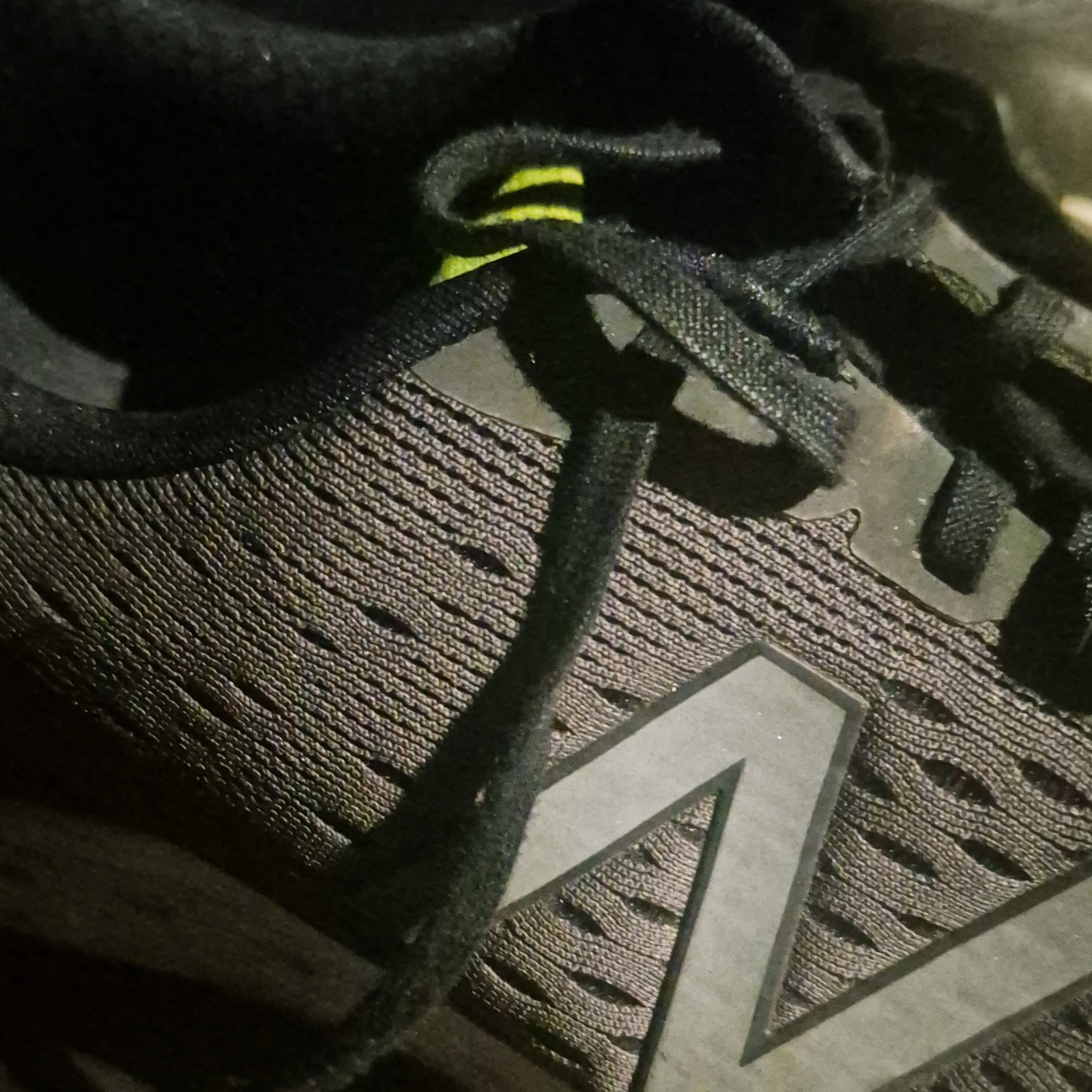 New Balance Black Green White Mesh Men's Low Top Lace Up Running Sneakers thumbnail 7