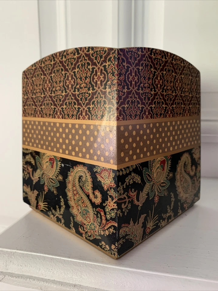 Waverly-Wellington-Black & Cream Floral Toile-Tissue Box Holder-Discontinued!  Foto 2 de 4