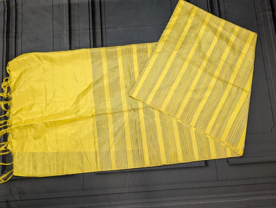 Tela de sari de seda fina Chartreuse verde amarillo a rayas flecos material de tela Foto 2 de 4