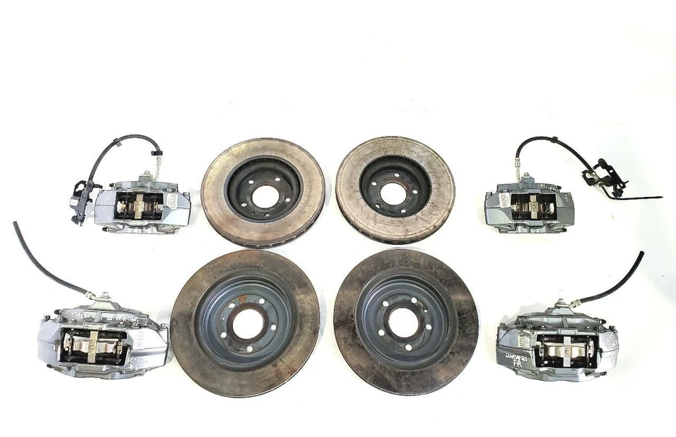 Chevrolet Corvette 2017 2018 2019 OEM conjunto de 4 pinzas de freno plateadas desnudas  Foto 2 de 4