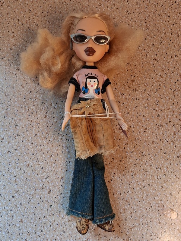 Cloe Bratz Barbie Fashion Doll W/ Sunglasses