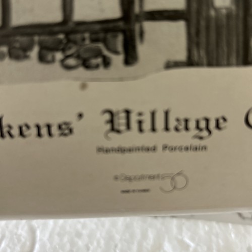 Dickens' Village 1985 Tudor Cottage excellent condition w box & light - Picture 2 of 12