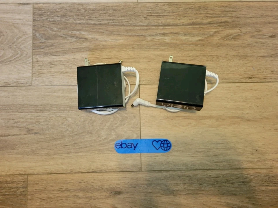 Vizio M190MV 19" HD LED LCD TV Television HDMI W 2 REMOTES & 2 Power Supplies - Image 4 of 4