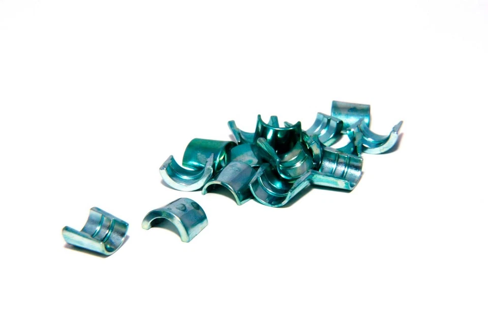 Kit de retención de resorte de válvula de motor Comp Cams - Juego de 8 - 7 de acero endurecido Foto 3 de 4