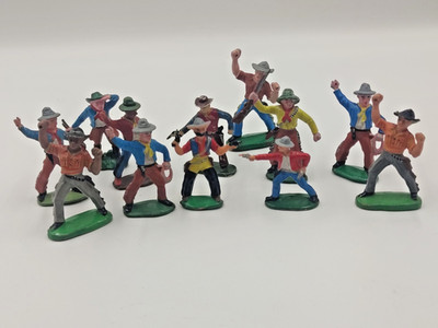 Sammelfiguren Konvolut Spielfiguren DDR Western Figuren Cowboys Bayer Röder Hopf