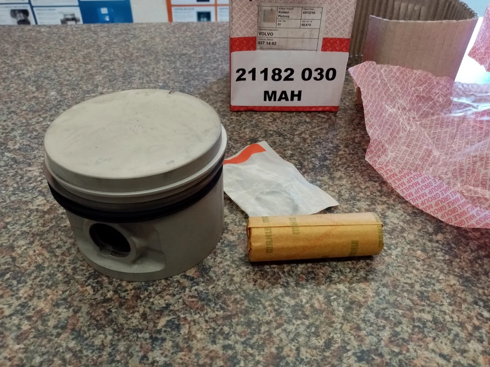 Pistón Volvo B20 B30 .030" / .75mm, 24MM pin MAHLE 142 144 145 164 Foto 2 de 3