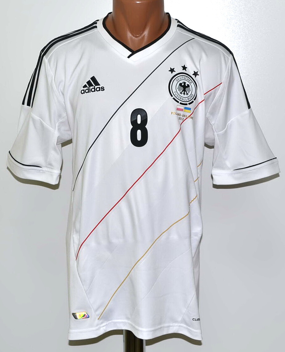 GERMANY 2012/2013 HOME FOOTBALL SHIRT 8 OZIL SIZE M ADULT POLAND