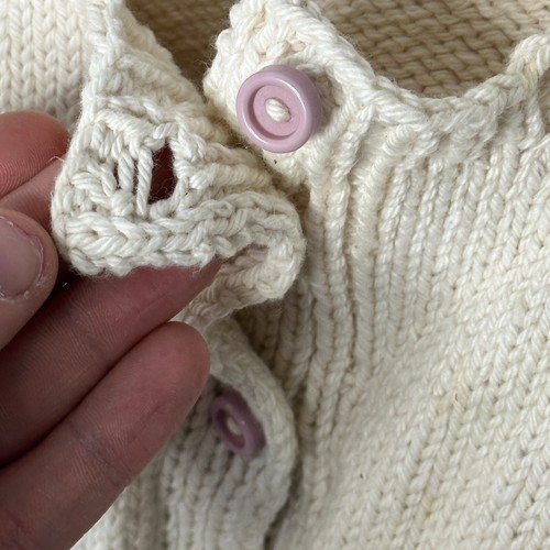 VTG Handmade 4T ? Knit Cardigan Sweater Girls Beige Cat Pig House Cottagecore 60 - Picture 13 of 18