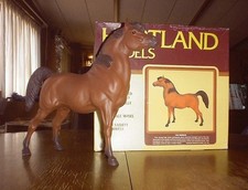 VINTAGE HARTLAND STEVENS # 205 REGAL MORGAN CHESTNUT HORSE ARABIAN IN 1983 BOX