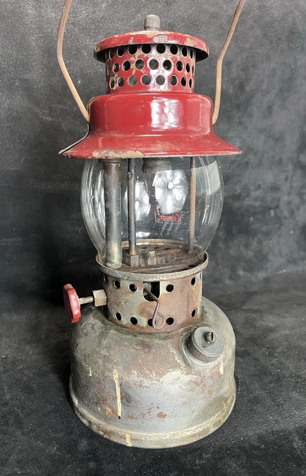 American Gas Machine Model 3016 Vintage Lantern With Coleman Globe - Image 3 of 4