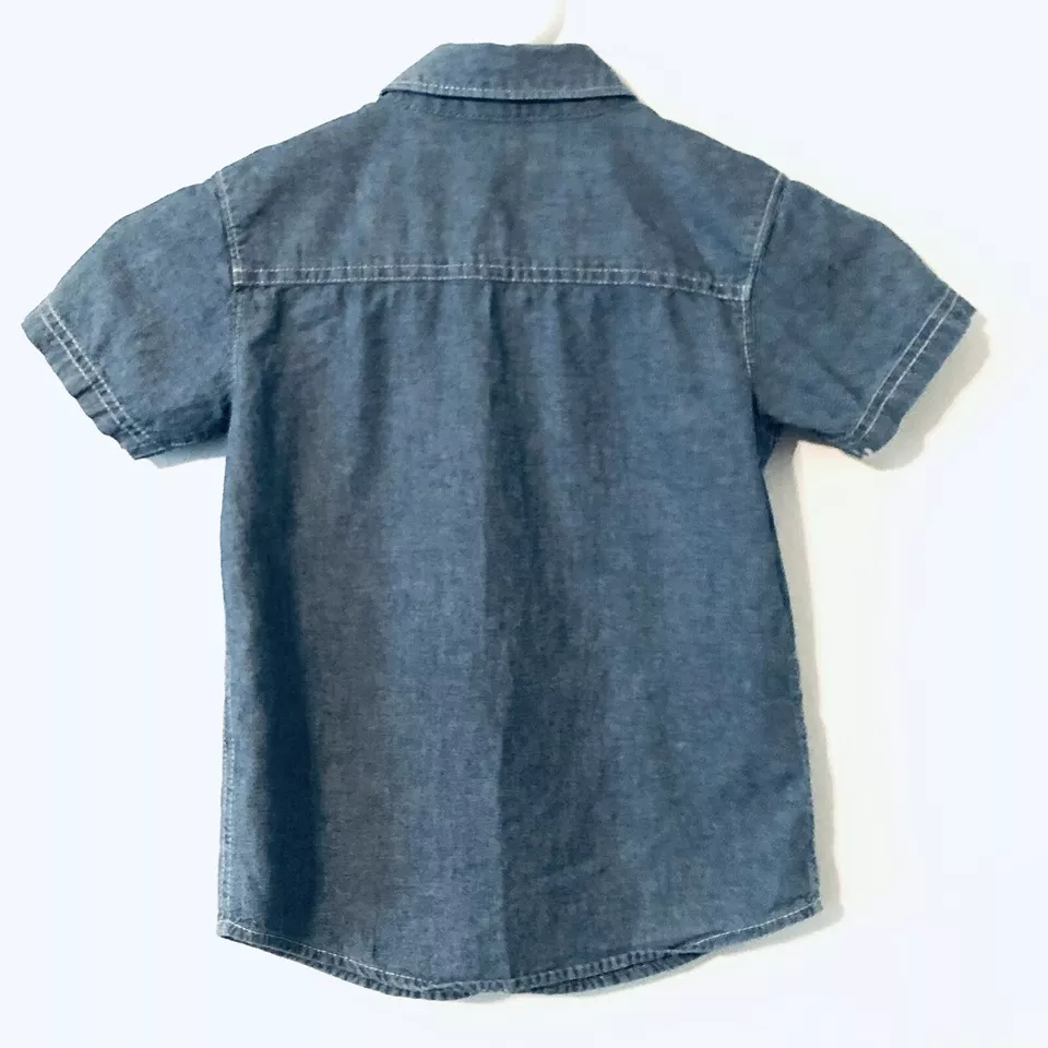 Camisa Carter's Azul Cambray Manga Corta Botón Delantero Niños Talla 5T Dinosaurio Foto 4 de 4