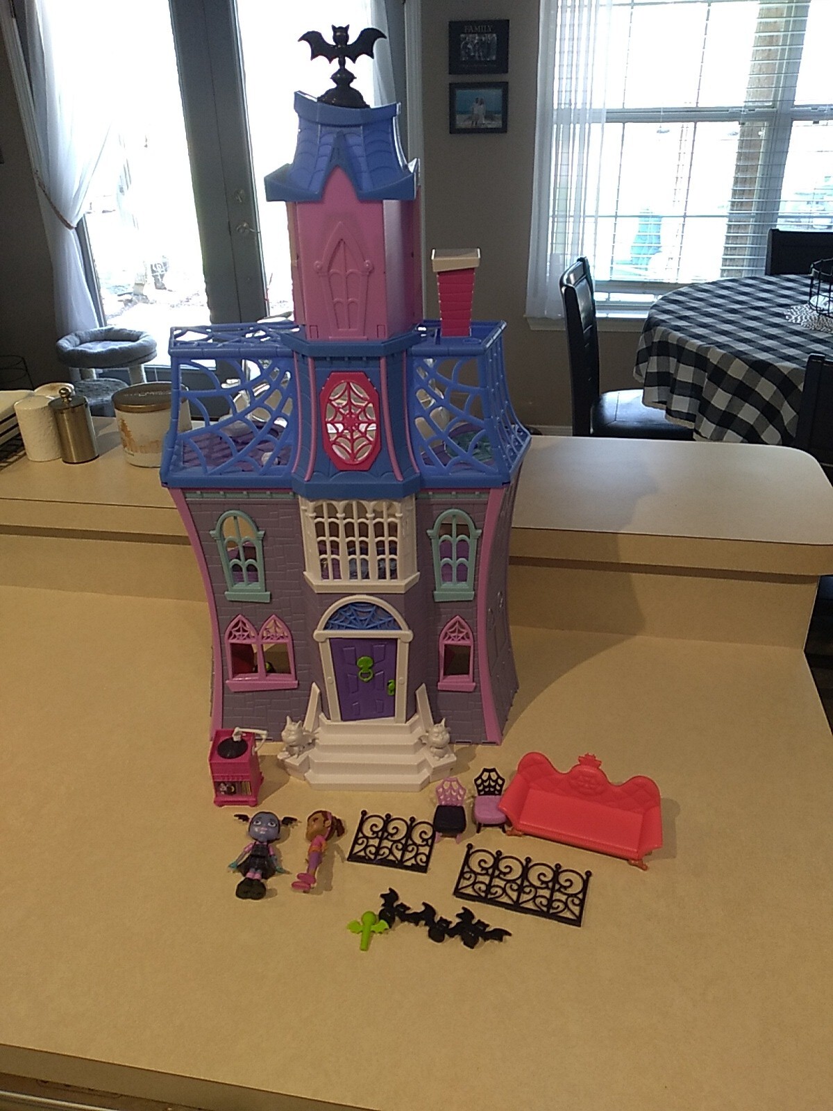 Disney Jr. Vampirina Scare B&B Doll Play House Mansion Castle Playset W