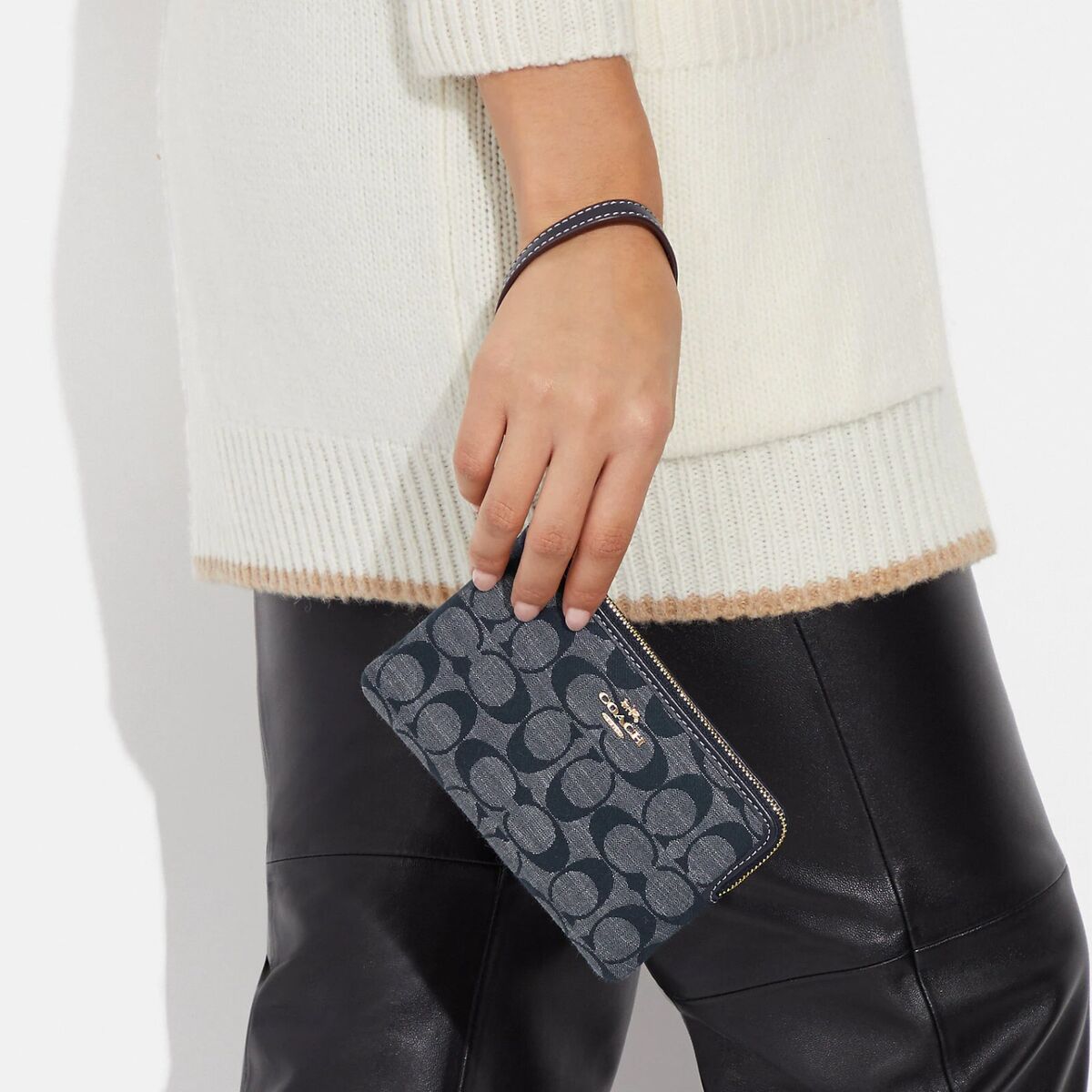 NWT Coach Corner Zip Wristlet In Signature Chambray CH371 | eBay NWT Coach Corner Zip Wristlet In Signature Chambray CH371 | eBay