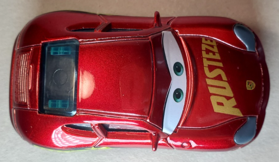Disney Pixar Cars 3 Rust-Eze Racing Center Sally Diecast 1:55 FC