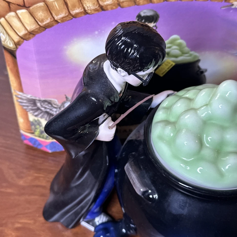Tarro de galletas Harry Potter Enesco cerámica caldero decoración mágica con caja, de colección 2000 Foto 3 de 4