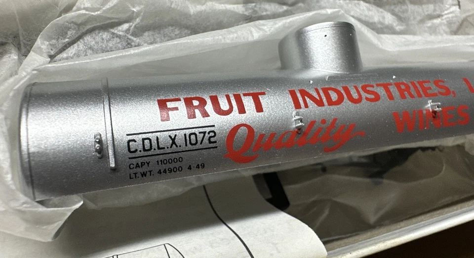 Red Caboose HO Kit #RC-3022-1 Type 103W 10,000g Tank Car Fruit Industries NIB NY - Image 3 of 4