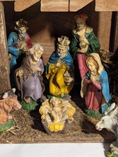 VTG 9 Piece Nativity Set with Barn Stable/Creche Depose Made In Italy