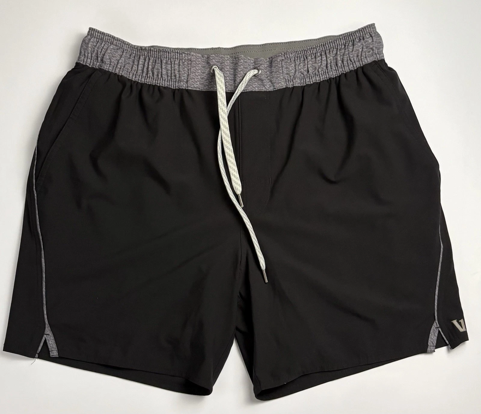 Vuori Trail 2.0 Lined Shorts Athletic Drawstring 6" Men’s Size M Black Gray V341