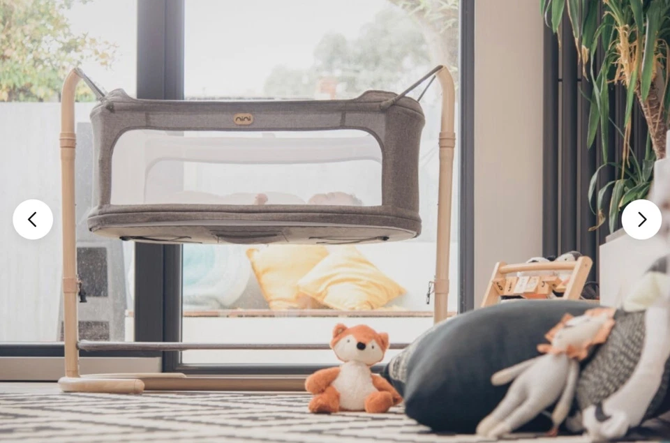 NiniPod Luxury Baby Height Adjustable Rocking Cot Bed Crib Nursery 0-9 Months - Image 2 of 4