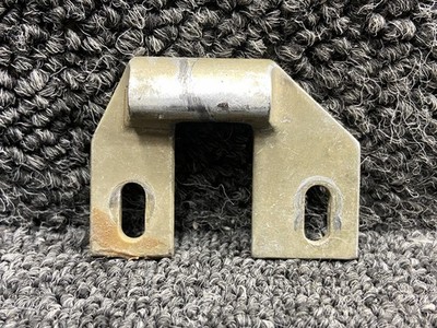 1211646-1 Cessna T206H Lower Cargo Door Bolt Stop