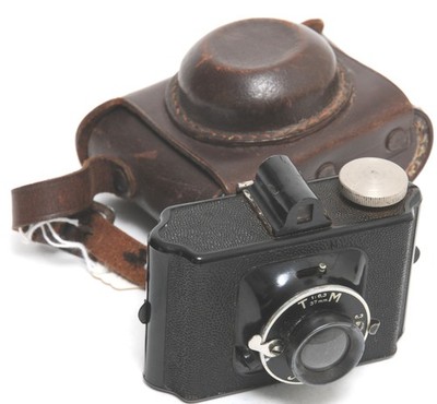 Norisan Nori III 35mm film Viewfinder camera bakelite 25x25mm exposures NOTTEST