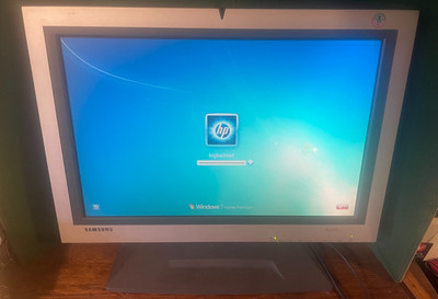 Samsung 240T SyncMaster 24  LCD TFT Flat Panel Computer Monitor, HUGE 4:3 Aspect