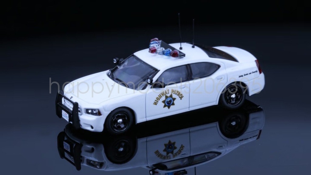 Rollin 1:64 Scale 2008 White CHP Police Charger Muscle Diecast Metal Car Model