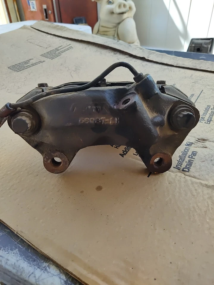 Pinzas de freno Ford Thunderbird Kelsey Hays 1965/66 Foto 2 de 4