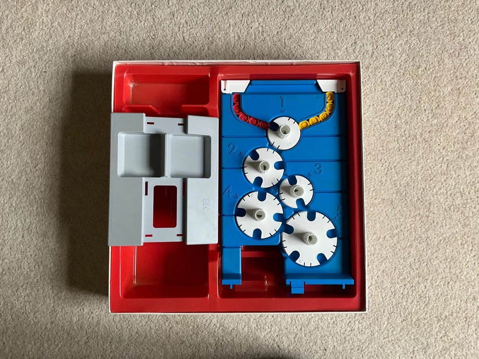 Vintage Downfall Strategy Board Game 1985 Square Box 100% Complete VGC - Image 2 of 4