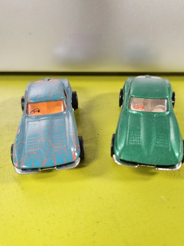 2 Cars. 1979 Casting Hotwheels 63 Chevy Split Window Corvette - Picture 2 of 7