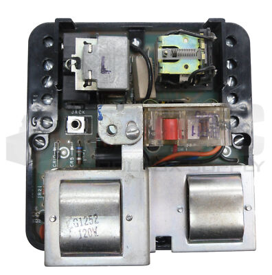 NEW HONEYWELL RA890G 1252 FLAME PROTECTOR RELAY 120-240V 5.2/2.6A