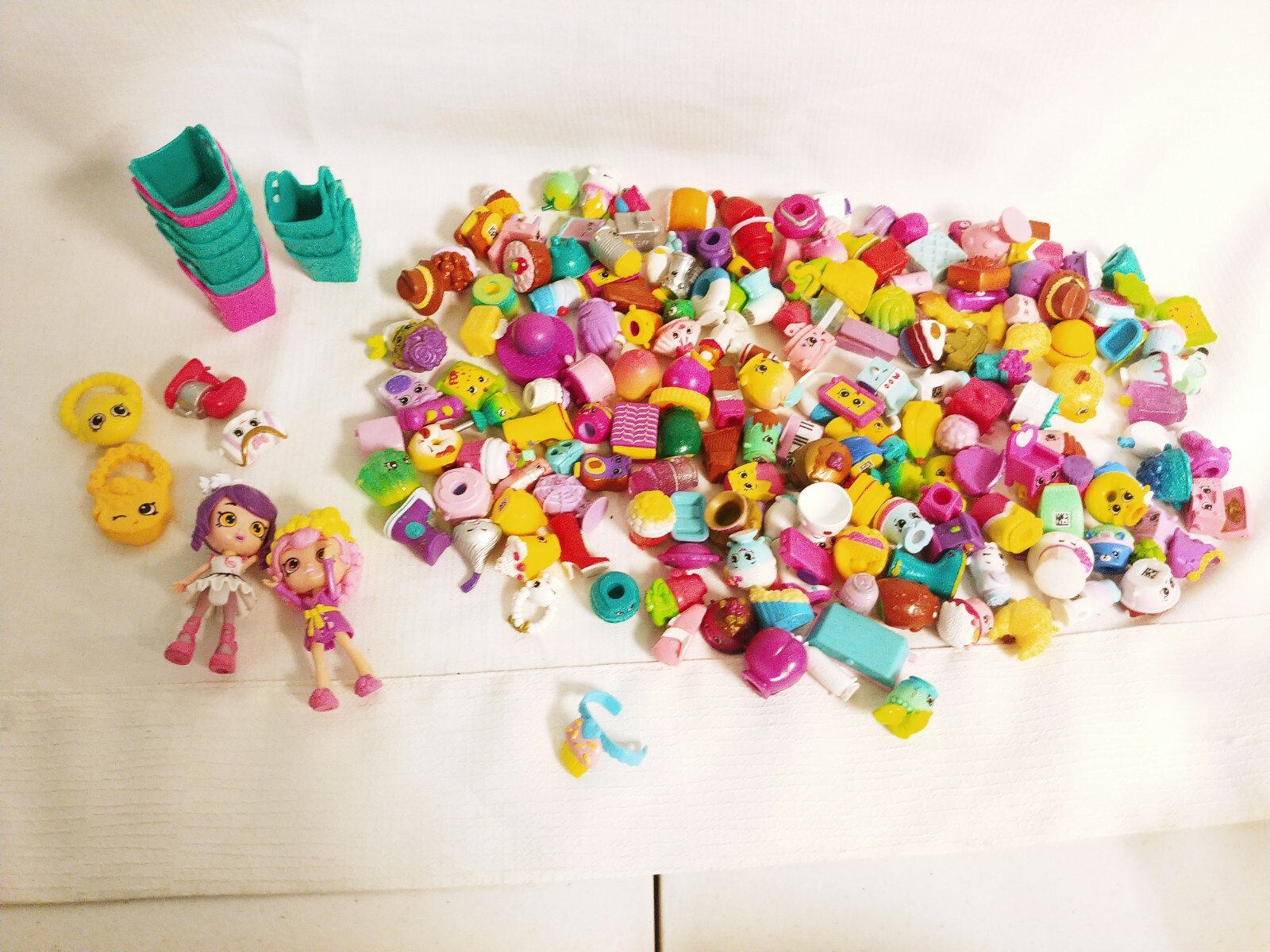 200 shopkins