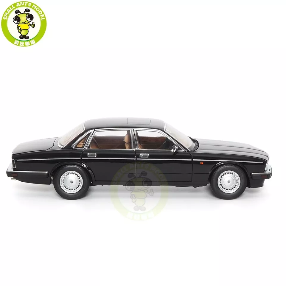 1/18 Casi Real 810543 Jaguar XJ XJ40 XJ6 Ébano Negro Diecast Modelo Coche Regalos Foto 4 de 4