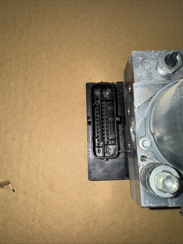 Discovery 4 L319 2010-2016 ABS Pump Valve Block ECU Unit LR019453 - Picture 9 of 11