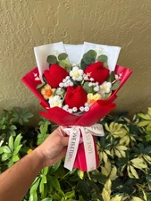 Red Tulip Crotchet Bouquet - Birthday / Anniversary / Graduatiin gift