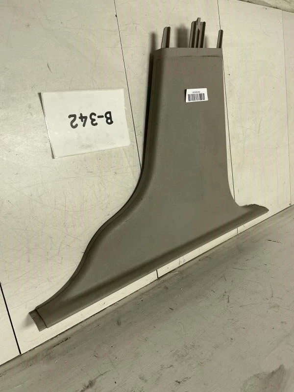 Volvo V50 T5 2005 centro derecho inferior pilar B moldura compatible con Volvo serie 50 05-11 Foto 2 de 4