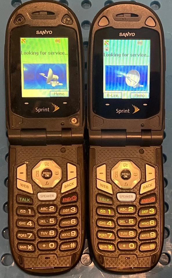 2 Sanyo Katana SCP-7000 - Azul, Sprint, Teléfono Abatible, Raro, Cada Se Vende por Separación Foto 2 de 4