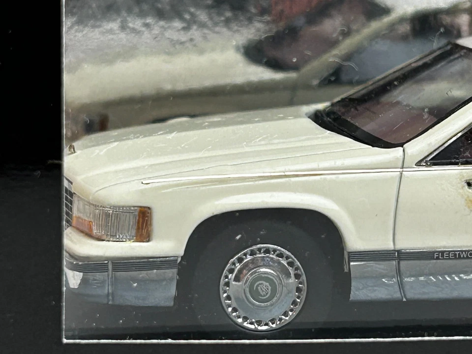 Neo 1:43 Scale 1994 Cadillac Fleetwood Brougham, Read - Image 4 of 4