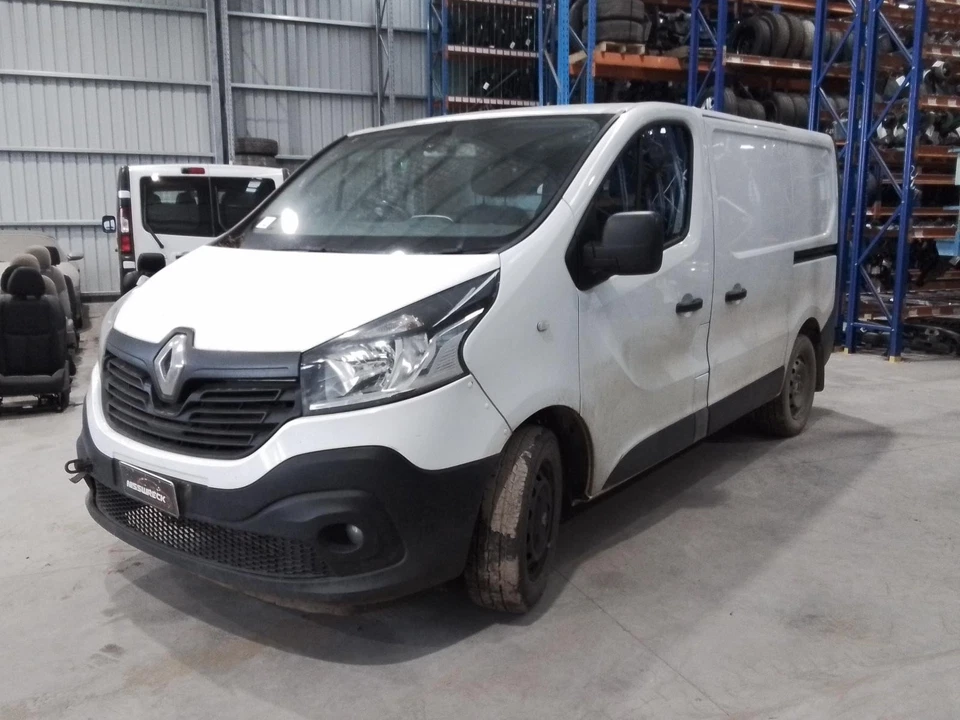 RENAULT TRAFIC AIR CLEANER DUCT/HOS X82, 01/15 - image 4 of 4