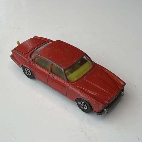 CORGI JUNIORS JAGUAR XJ6 4.2 RED THIN BLACK WHIZZWHEELS No.39 VINTAGE 1971-72