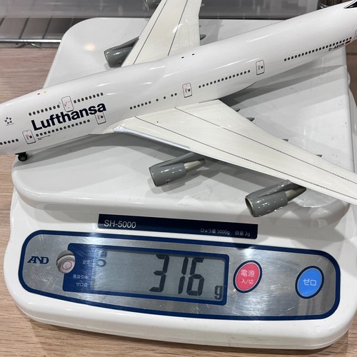 Herpa 1/200 Lufthansa Boeing 747-400 Koln D-ABVR 550031 Plastic model - Picture 18 of 18