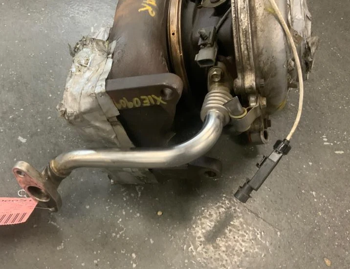 Chevrolet Silverado 2500 3500 2011-2016 turbocompresor Foto 3 de 4