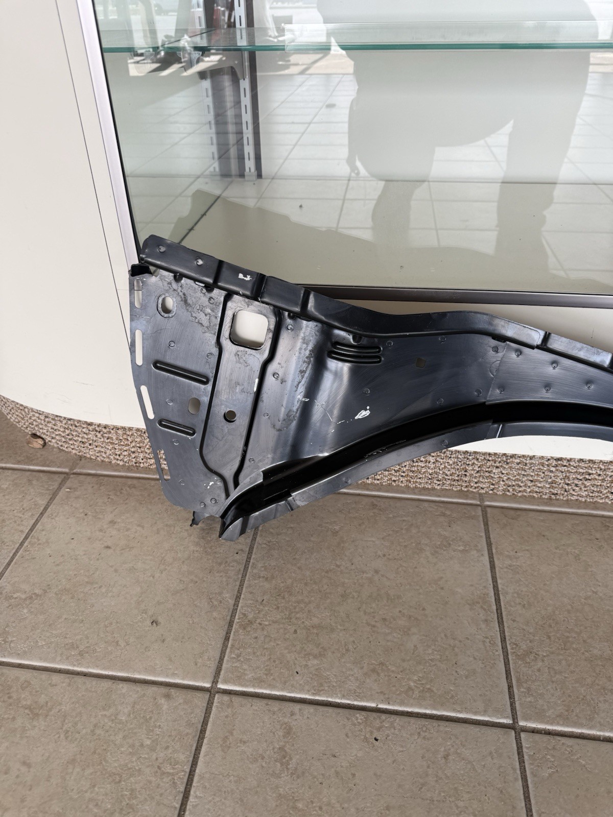 2013-2017 Maserati Quattroporte Front Left Inner Fender Panel 673002685 OEM 864